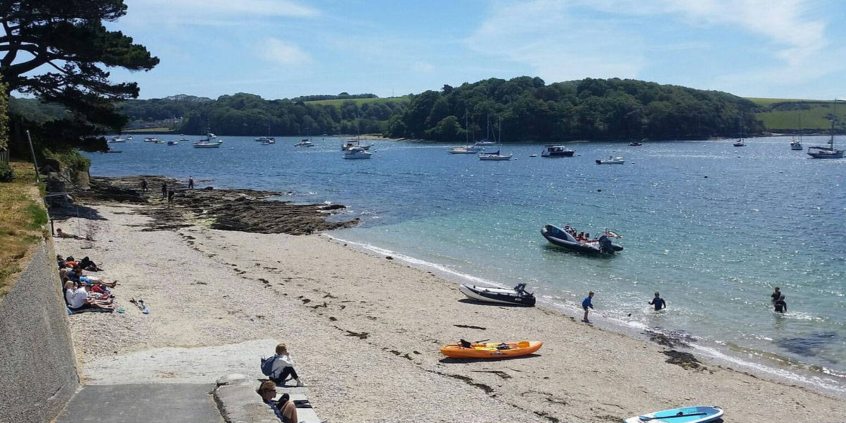 travel-to-st-mawes-24-hours-greenbank-hotel-summers-beach-picnic
