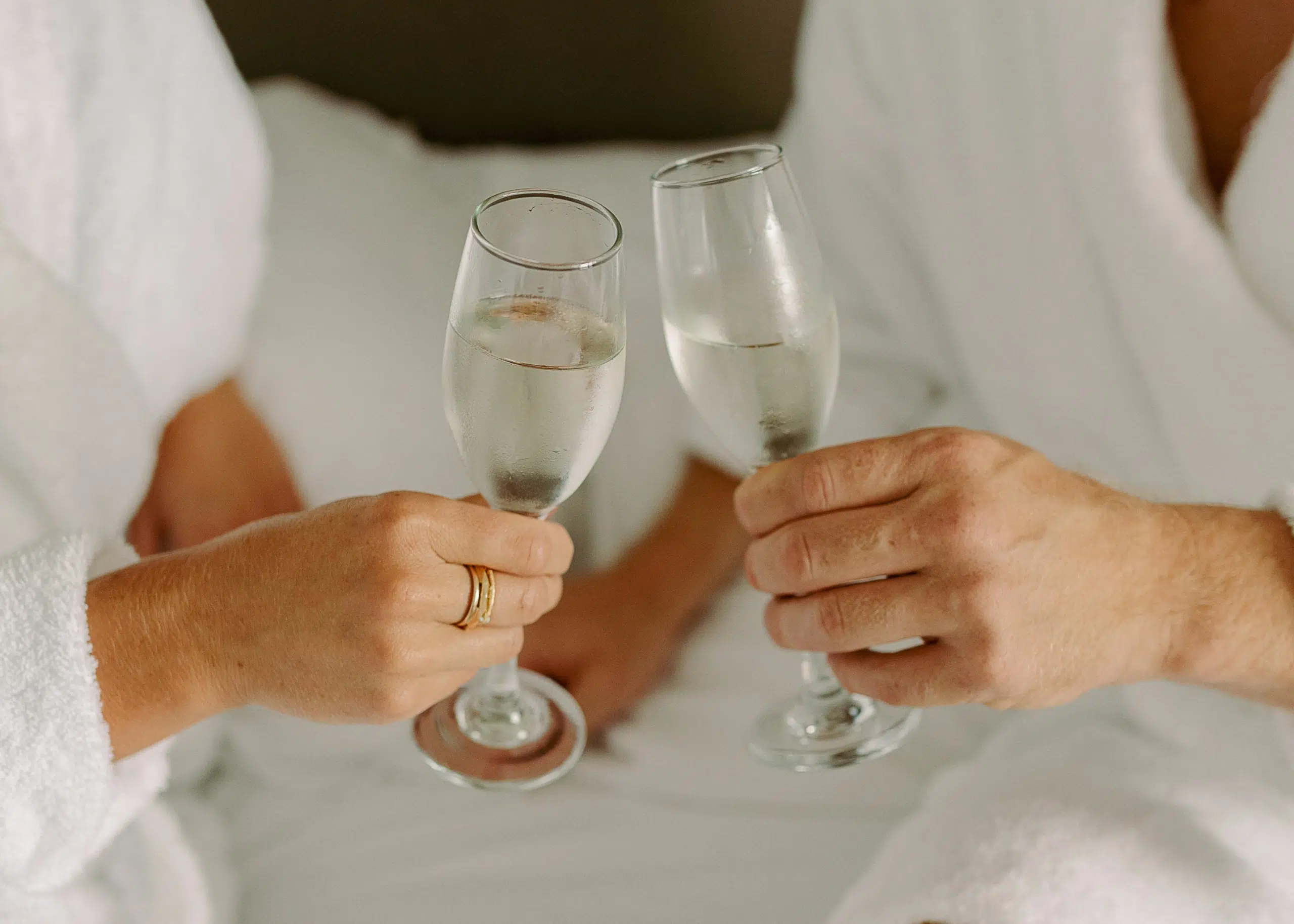 romantic-getaway-cornwall-fizz
